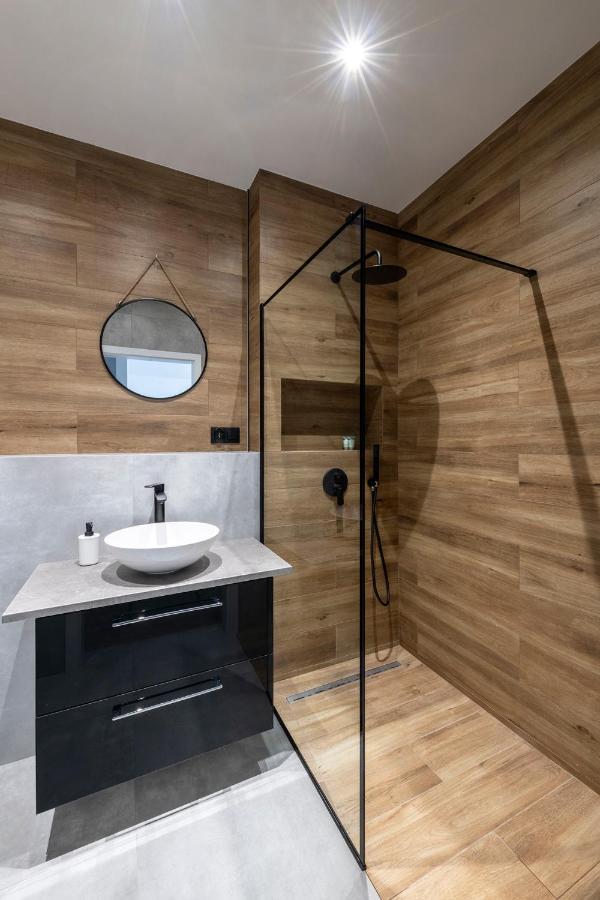 - Aparts Wlochy Apartment